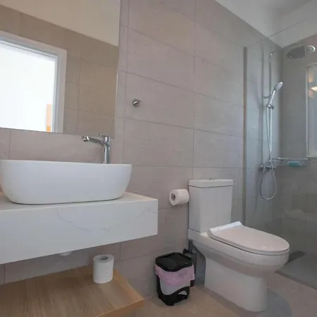 Kube 4 Villa *