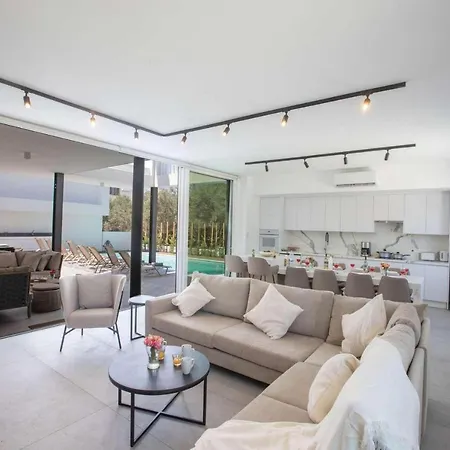 Kube 4 * Ayia Napa