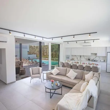 Kube 4 Villa *